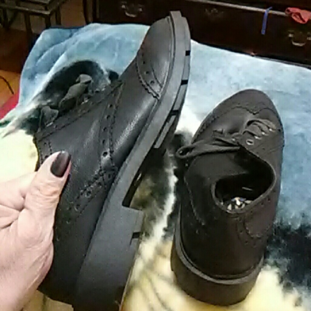 Shoe - Picture 4 of 4